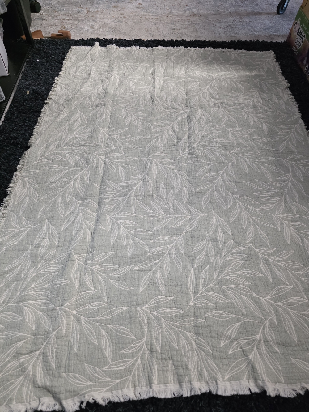 Reversible 100% Cotton Jacquard Leaf Throw Blanket Sage Green 50x70
